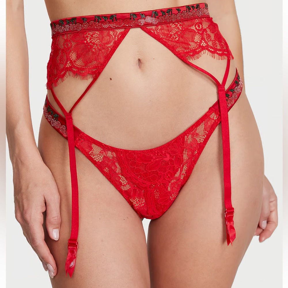 Victoria’s Secret Cherry 🍒 Shine Strap Lace Garter Belt & Crotchless Panty Set